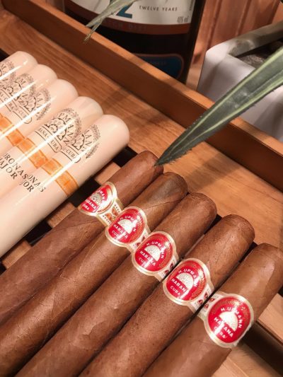 H.upmann Coronas Major Tubos 25s<br>乌普曼高级皇冠<br>25支/盒