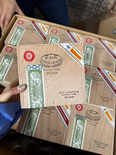 Por Larranaga Lotus 25s<br>波尔拉腊尼亚莲花澳门地区限量版<br>25支/盒(全网首发)