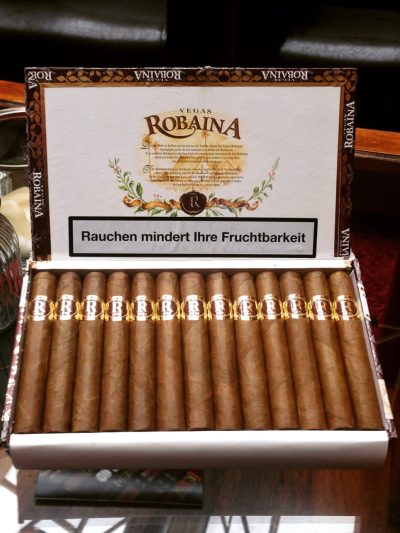 Vegas Robaina Famosos 25s<br>维格斯罗宾那著名<br>25支/盒