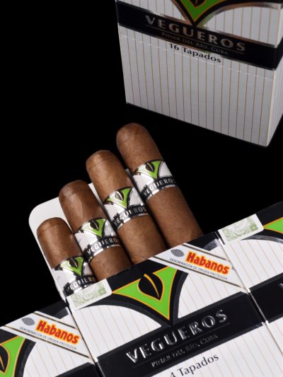 Vegueros Tapados 4x4 16s<br>威古洛塔帕多斯纸盒<br>16支/盒