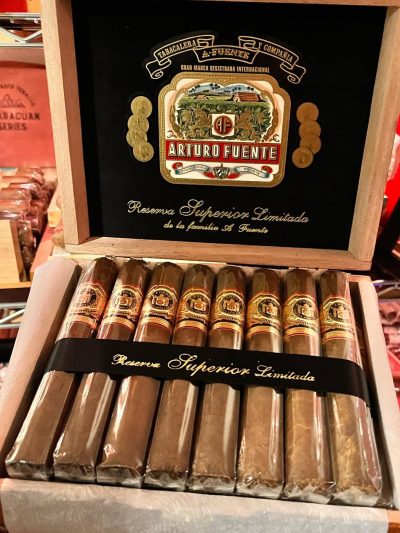 Arturo Fuente Don Carlos Robusto Nat 25s<br>阿图罗富恩特卡洛斯罗布图<br>25支/盒（全网最低）