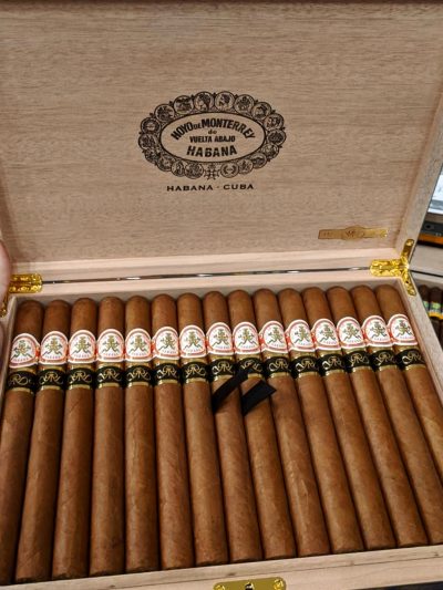 Hoyo De Monterrey Double Coronas Gran Reserva Cosecha 2013 15s<br>好友双皇冠特级珍藏收获2013年度限量版<br>15支/盒（全球限量）