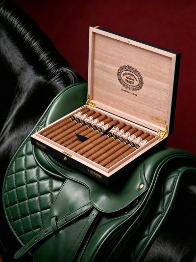 Hoyo De Monterrey Double Coronas Gran Reserva Cosecha 2013 15s<br>好友双皇冠特级珍藏收获2013年度限量版<br>15支/盒（全球限量）
