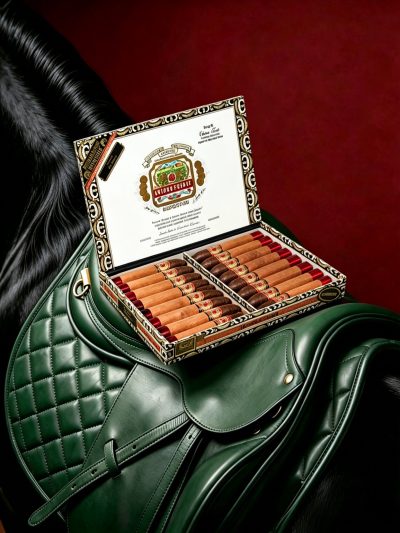 Arturo Fuente Chateau Fuente Queen B 18s<br>阿图罗富恩特庄园富恩特女王B鱼雷<br>18支/盒（全网最低）